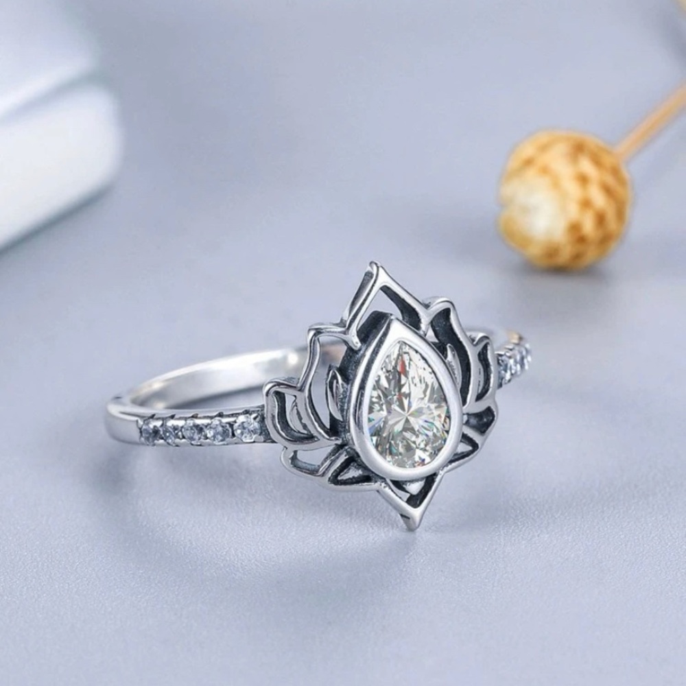 New Sterling Silver Cubic Zirconia Lotus Flower Ring